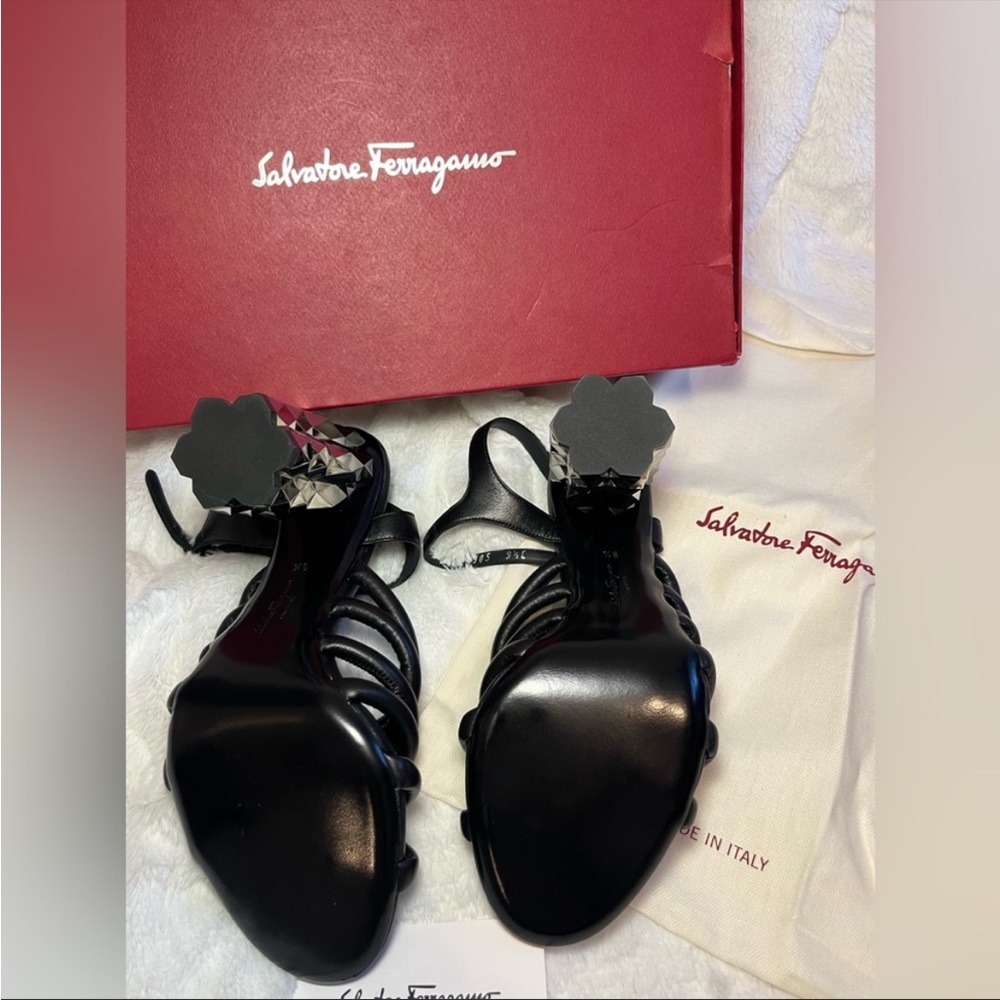 New Amalia Salvatore Ferragamo Sandals Heels 9.5 - Picture 6 of 8